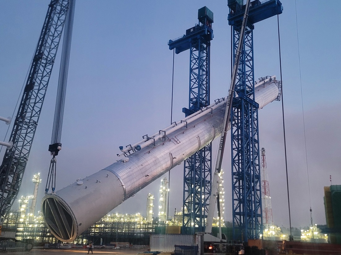 Hyundai E&C Constructs the Largest Olefin¹ Production Tower in Korea at the Shaheen Project Site